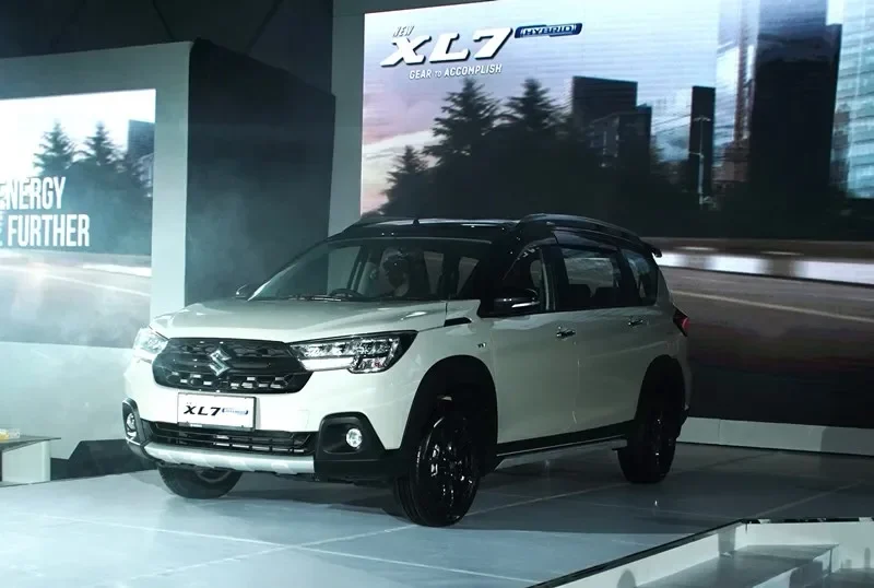 suzuki xl7 hybrid alpha kuro resmi meluncur suv keluarga makin gagah irit dan penuh gaya portal berita terbaru