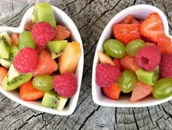 Terungkap! 4 Buah Ini Jangan Pernah Kamu Kupas Lagi, Kulitnya Penuh Manfaat Tak Terduga!