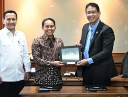 Topi ‘8%’ Menkeu Purbaya Bikin Heboh! Ini Rencana Besar Prabowo untuk Ekonomi RI