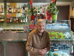 Usia Hanya Angka! Anna Possi, Bartender 100 Tahun di Italia yang Bikin Dunia Kagum