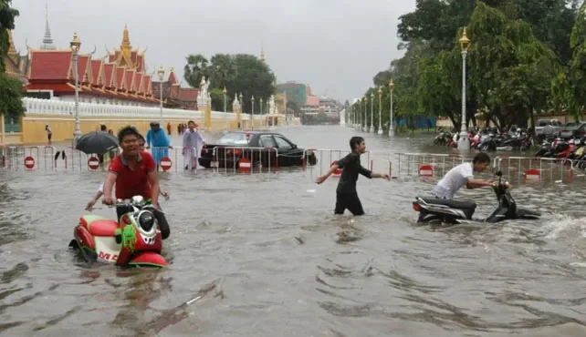 Vietnam Mencekam! Banjir Terparah 60 Tahun Telan 13 Nyawa, Kota Kuno Terendam Total 1 vietnam mencekam banjir terparah 60 tahun telan 13 nyawa kota kuno terendam total portal berita terbaru