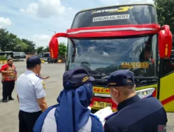 Viral! Debt Collector Arogan Hadang Pemotor Wanita di Kalideres, Polisi Turun Tangan Usai Warganet Geram!