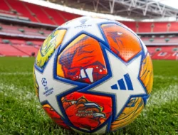 Viral! Kermit The Frog Raksasa ‘Gegerkan’ Art Basel Paris, Ternyata Ini Maksudnya!