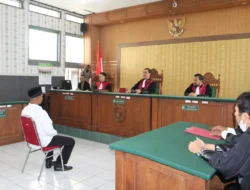 Viral! Polisi Sita Paksa Poster Aktivis Khariq Anhar di PN Jaksel, Protap atau Arogan? Ini Kata Kapolsek!