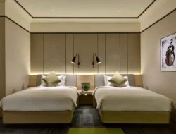 Viral! Tidur di Bandara Changi Demi Hemat Rp6 Juta: Aksi Turis Ini Bikin Geger Netizen!