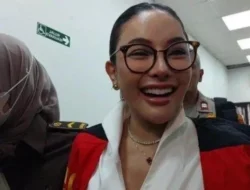 Vonis Nikita Mirzani Hari Ini: Terancam 11 Tahun Penjara, Jaksa Dituding ‘Tukang Sulap’!