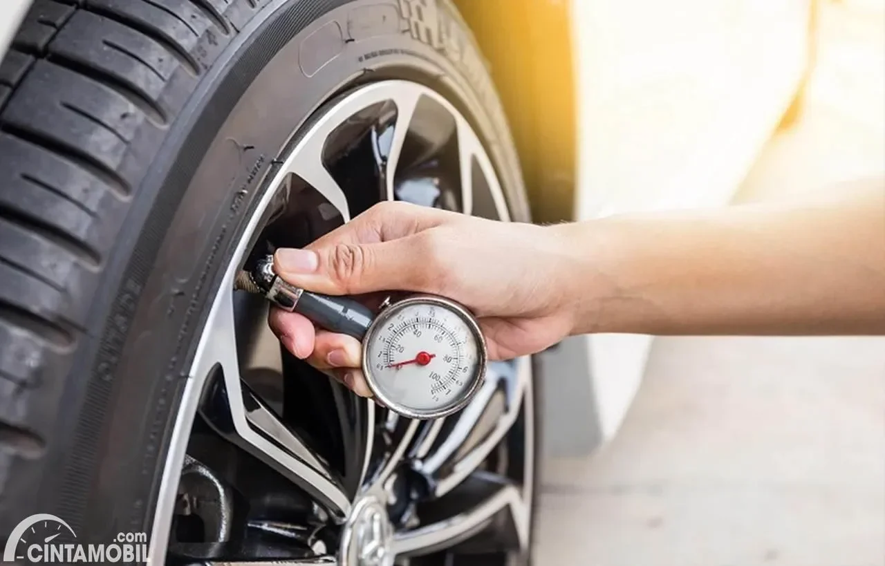wajib tahu tekanan ban mobil ideal rahasia berkendara aman nyaman yang sering diabaikan portal berita terbaru