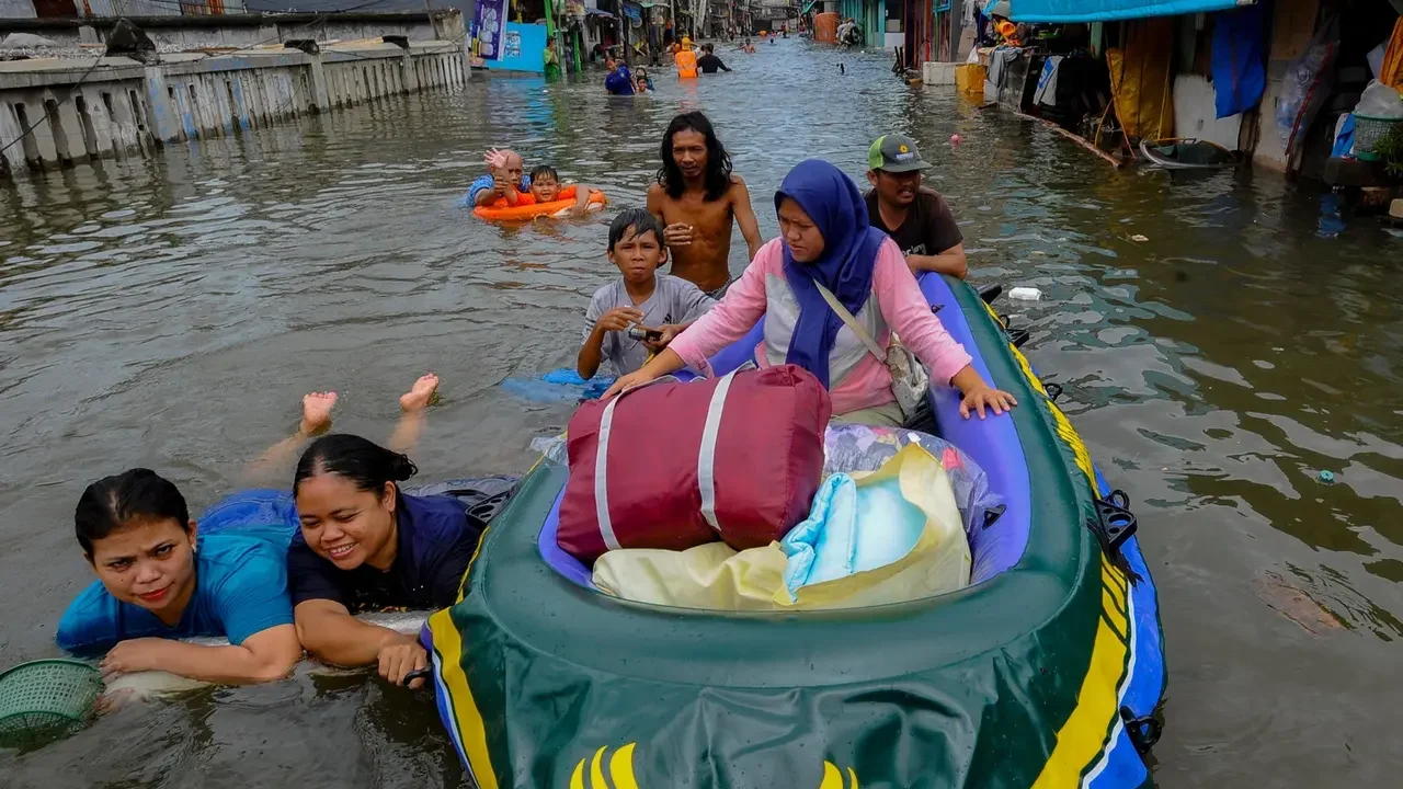 waspada bmkg rilis peringatan banjir rob di 5 pesisir bali awal oktober 2025 cek wilayahmu portal berita terbaru