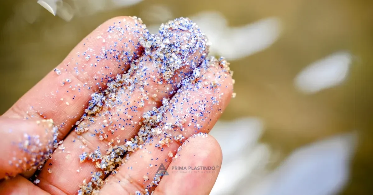 Waspada! Hujan Jakarta Bawa Mikroplastik, Bikin Kulit Rusak dan Gampang Jerawatan? Ini Kata Dokter! 1 waspada hujan jakarta bawa mikroplastik bikin kulit rusak dan gampang jerawatan ini kata dokter portal berita terbaru