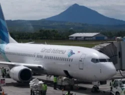WestJet Bikin Aturan Baru: Rebahan di Kursi Pesawat Kini Berbayar, Penumpang Ekonomi Gigit Jari!
