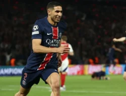 Achraf Hakimi Rajai Afrika 2025: Bek PSG Ini Bikin Sejarah, Ada Kisah Haru Saat Terima Trofi!