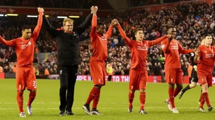 anfield hancur liverpool dibantai psv fans angkat kaki di menit 85 portal berita terbaru