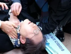 APEC Geger! Xi Jinping Canda ‘Backdoor’ Ponsel ke Presiden Korsel, Apa Maksudnya?