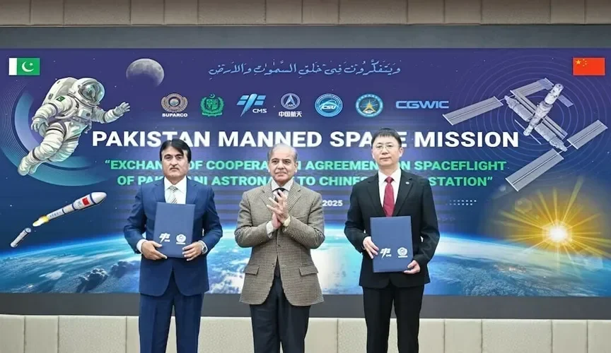astronaut pakistan bikin sejarah jadi tamu pertama di stasiun luar angkasa tiangong china portal berita terbaru