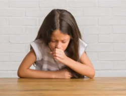 Awas! Radang Tenggorokan Sering Dianggap Remeh, Padahal Bisa Picu Kerusakan Jantung Permanen