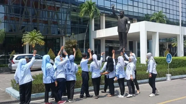 badai phk guncang verizon 15 ribu karyawan terancam strategi bos baru bikin melongo portal berita terbaru