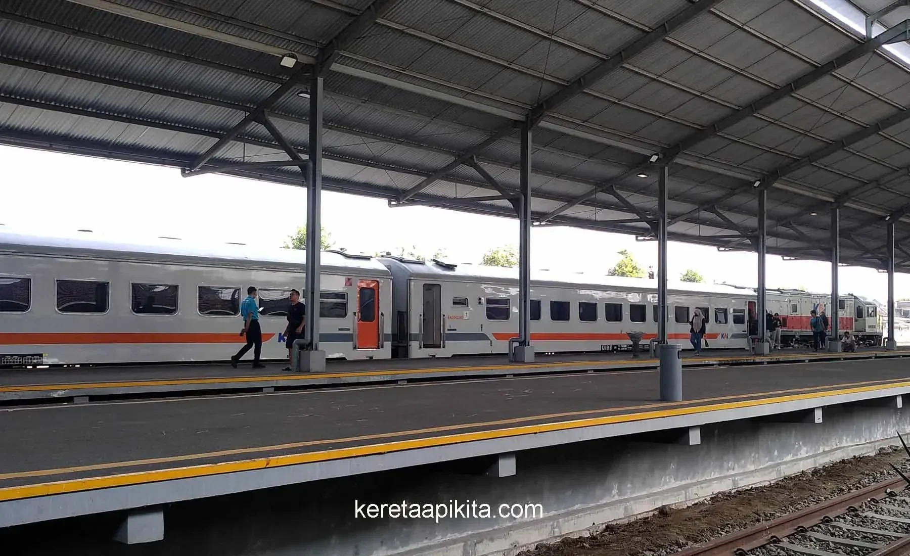 bikin geger airlangga hartarto buka suara soal ka kilat pajajaran yang disebut ancam dominasi whoosh ini faktanya portal berita terbaru