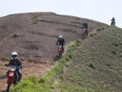 Bukan Kaleng-kaleng! Wali Kota Pekanbaru Geber Motor Trail dan Wheelie ke Daerah Terpencil