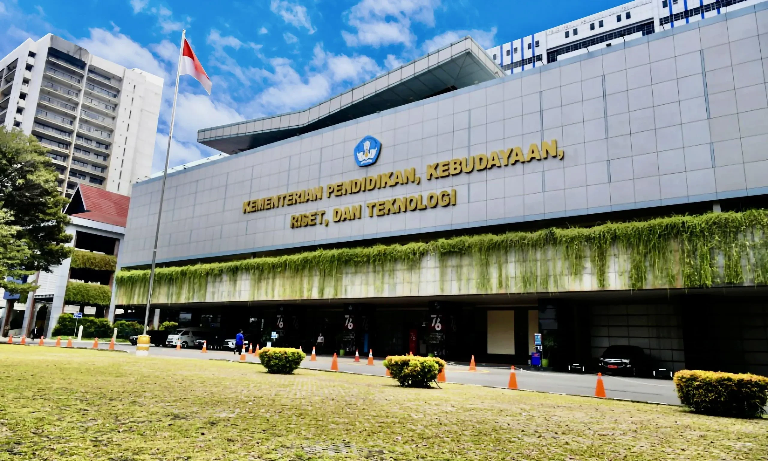 bukan sekadar materi kemendikdasmen bocorkan jurus pembelajaran mendalam untuk guru sma portal berita terbaru