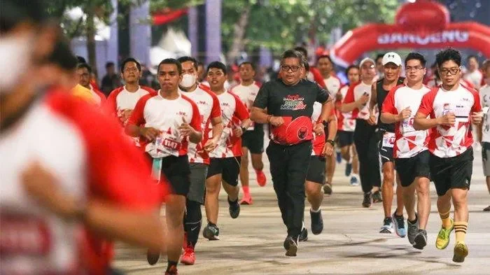 bukan urusan partai hasto kristiyanto lari 10k di borobudur marathon ini pesan pentingnya portal berita terbaru