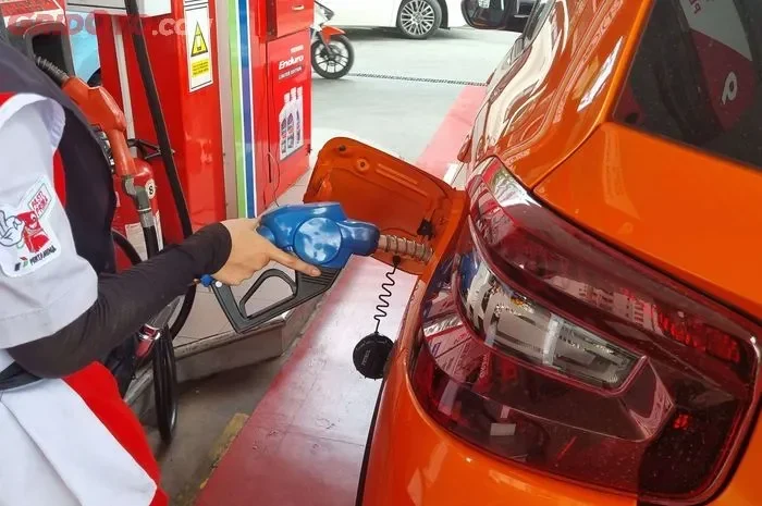 cuma lihat indikator ini kamu langsung tahu posisi tangki bensin mobil anti panik di spbu portal berita terbaru