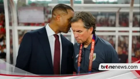 dari timnas indonesia ke ajax alex pastoor jadi kandidat kuat pelatih raksasa belanda portal berita terbaru