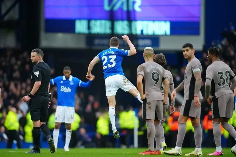 detik detik penuh drama gol injury time de ligt selamatkan mu dari kekalahan lawan tottenham portal berita terbaru