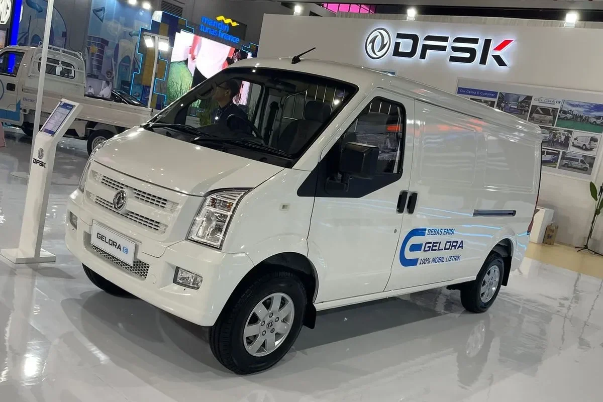 dfsk gelora e b type meluncur harga cuma rp200 jutaan bikin pengusaha auto senyum portal berita terbaru