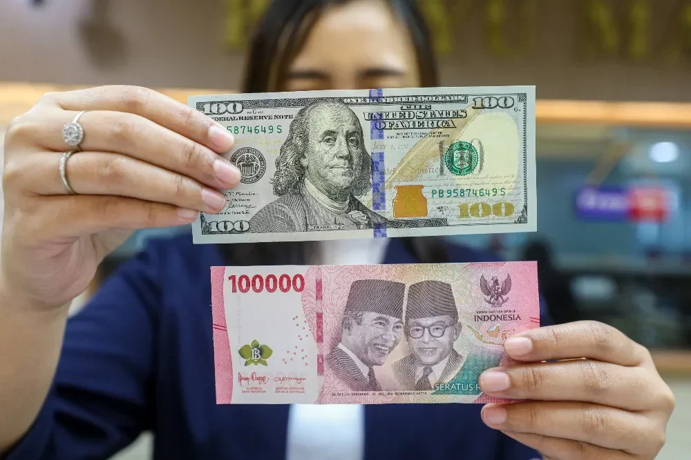 dolar as tumbang di awal pekan rupiah perkasa tembus rp16 671 ada apa portal berita terbaru