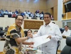 DPR RI Terpukau! Mentan Amran Sulaiman Panen Pujian Atas Gebrakan Pangan, Ini Rahasia di Balik Lonjakan Kinerja Pertanian!