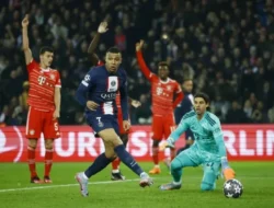 Drama 10 Pemain! Bayern Munchen Bikin PSG Gigit Jari di Kandang, Luis Diaz Kartu Merah Jadi Sorotan
