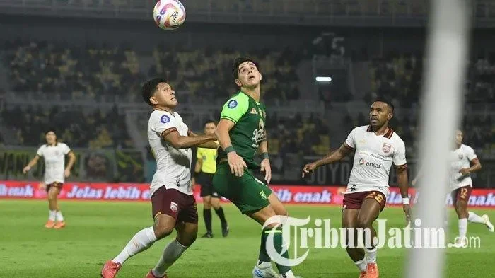 drama derbi jatim persebaya ditahan persik rivera kartu merah kontroversial portal berita terbaru