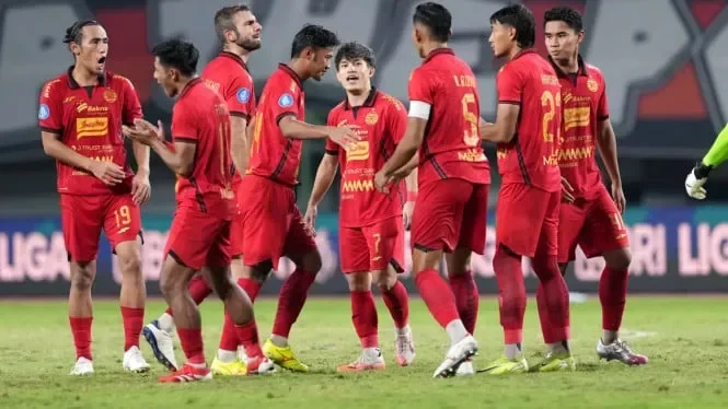eksel runtukahu gila persija comeback dramatis lawan arema kanjuruhan memanas di akhir laga portal berita terbaru