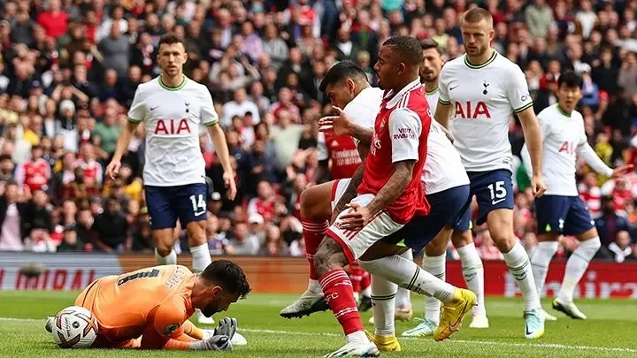 eze menggila hattrick fantastis hancurkan tottenham arsenal pesta gol di derby london utara portal berita terbaru