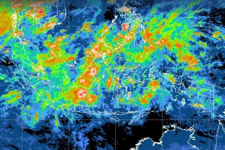 fengshen mereda tapi bmkg ingatkan bahaya gelombang tinggi mengintai perairan indonesia portal berita terbaru