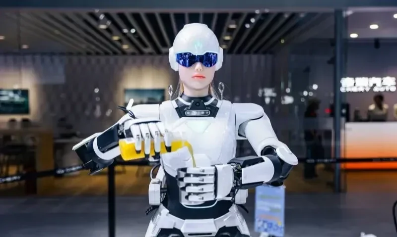 gak cuma di film chery luncurkan robot humanoid aimoga siap jadi sales dealer dan asisten pribadi masa depan portal berita terbaru