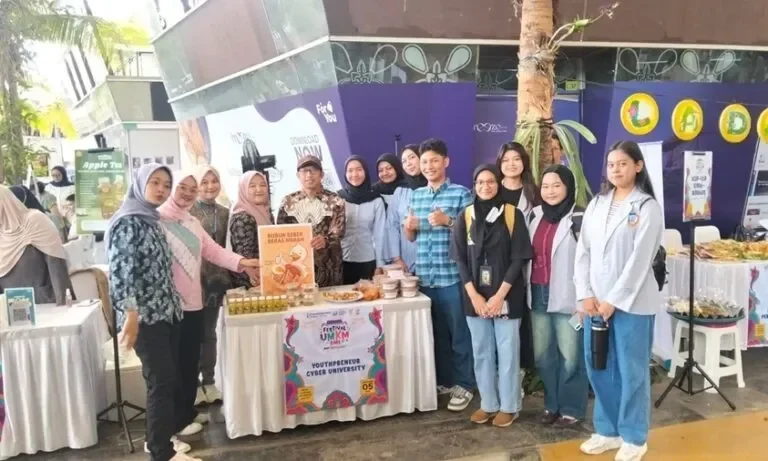 gak nyangka mahasiswa cyber university bawa inovasi kuliner ke festival umkm sinarmas land dijamin bikin penasaran portal berita terbaru