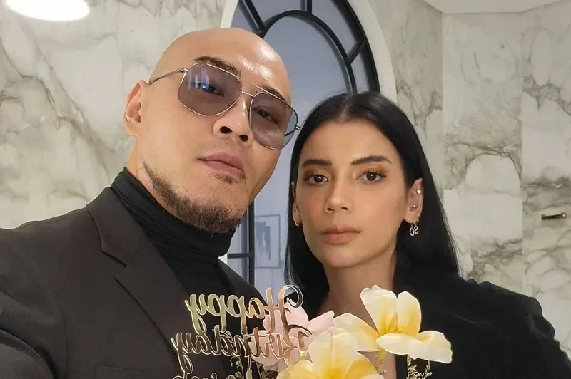 geger deddy corbuzier dan sabrina chairunnisa resmi cerai bukan karena pengkhianatan tapi jalan berbeda portal berita terbaru