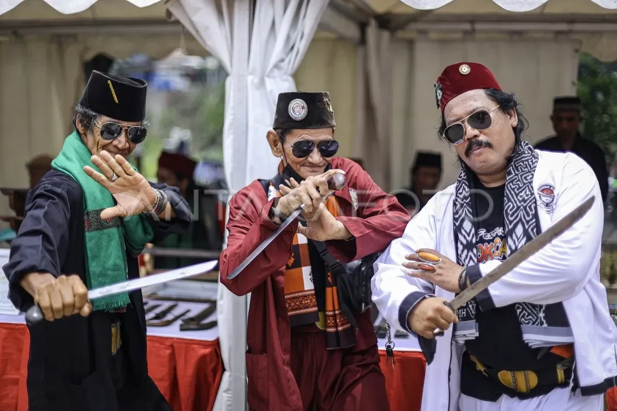 geger di kbt festival golok cakung 2025 sukses hipnotis ribuan mata ada apa di baliknya portal berita terbaru