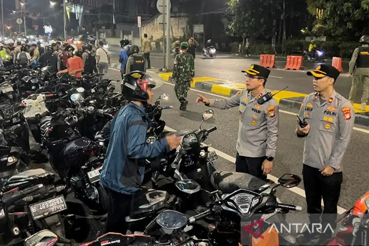 geger jakarta bom meledak di sekolah hingga pencuri motor babak belur dihajar massa kritis portal berita terbaru