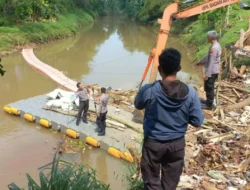 Geger Kembangan! Mayat Pria Misterius Ditemukan di Kali Pesanggrahan, Identitasnya Masih Teka-teki