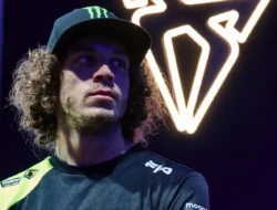 Geger! Melandri Blak-blakan: Rossi Pura-pura Jadi Korban di Insiden Panas dengan Marquez 2015!