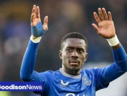 Geger Old Trafford! Idrissa Gueye Tampar Teman Sendiri, Jejak Kariernya Bikin Melongo