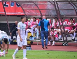 Geger! Persib Tumbang Dramatis di ACL 2, Bojan Hodak Blak-blakan Ungkap 2 ‘Penyakit’ Kronis Maung Bandung!