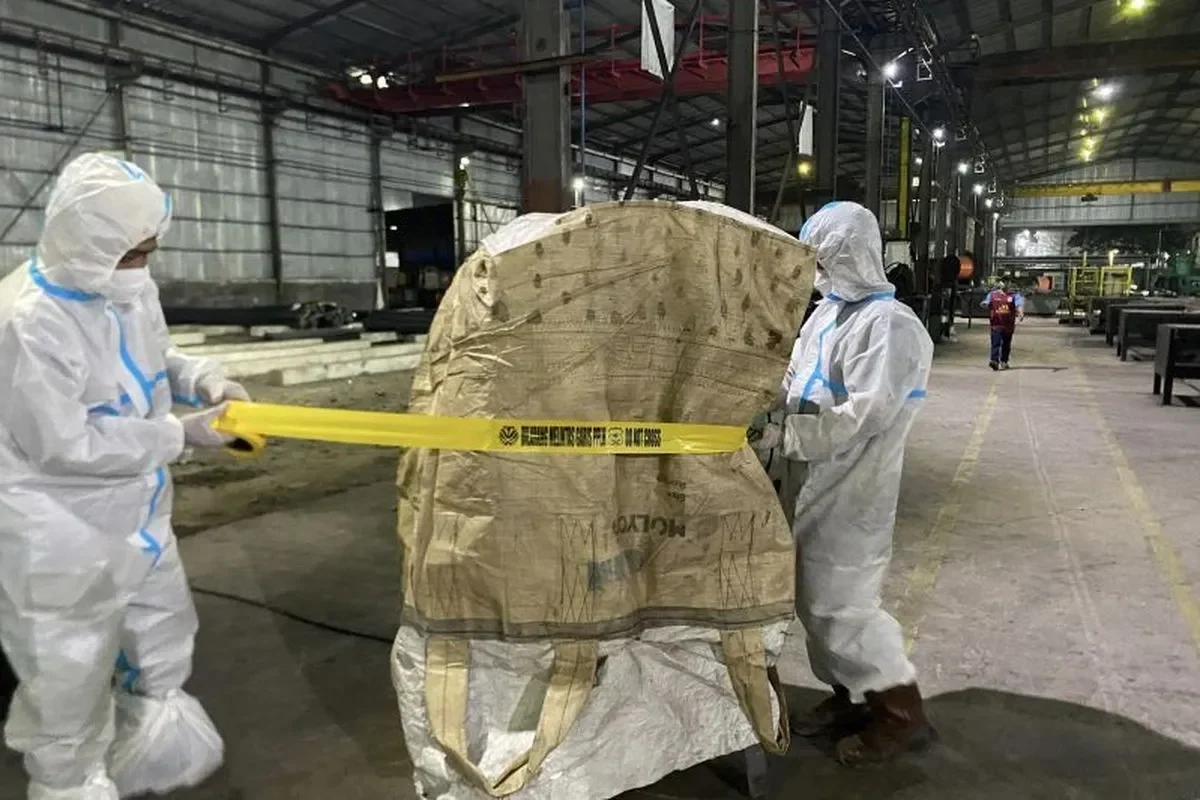 geger radiasi di tanjung priok 8 kontainer impor cesium 137 dari afrika disetop ini bahaya mengintai indonesia portal berita terbaru