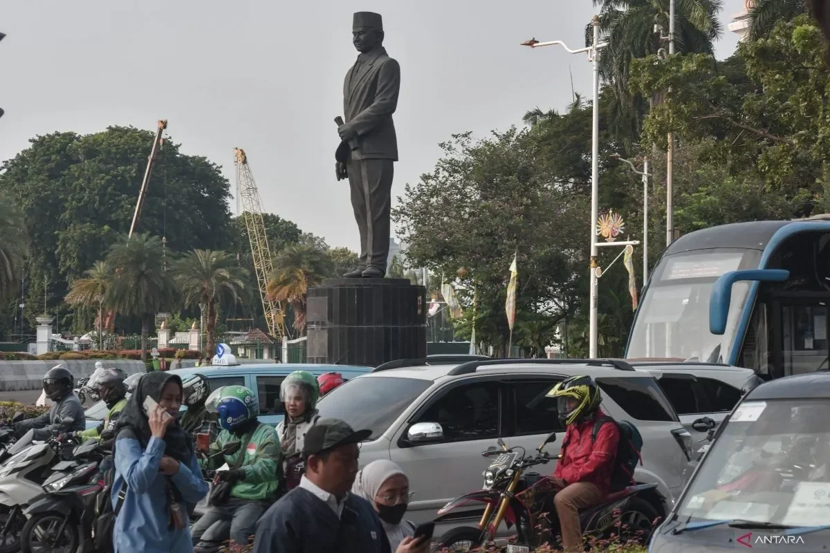 geger swiss patung donald trump disalib bikin heboh saint or sinner jadi sorotan dunia portal berita terbaru