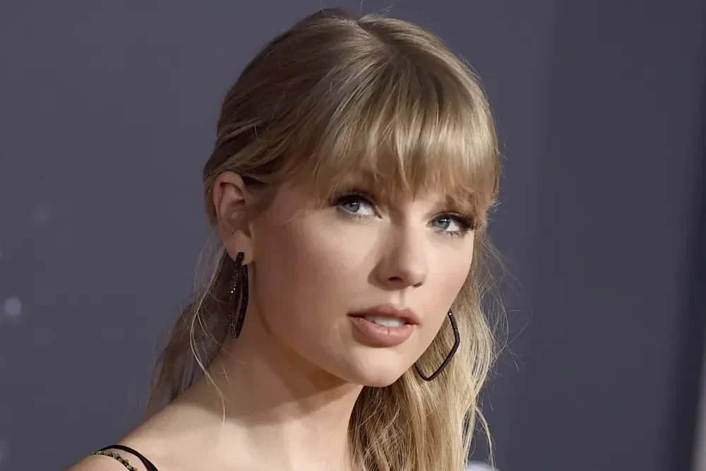 gila taylor swift tak terhentikan album the life of a showgirl pecahkan rekor billboard yang mustahil portal berita terbaru