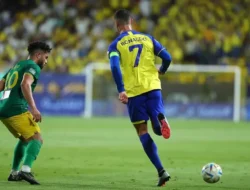 Gol Salto Spektakuler Ronaldo Bikin Al Nassr Pesta 4-1, Sempat Ada Drama VAR!