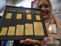 Harga Emas Antam Anjlok Rp12 Ribu Hari Ini: Peluang Emas atau Alarm Bahaya?