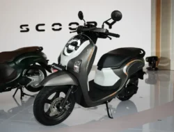 Honda Scoopy 2025 Pamer Warna Baru, Makin Trendi dan Bikin Penasaran!